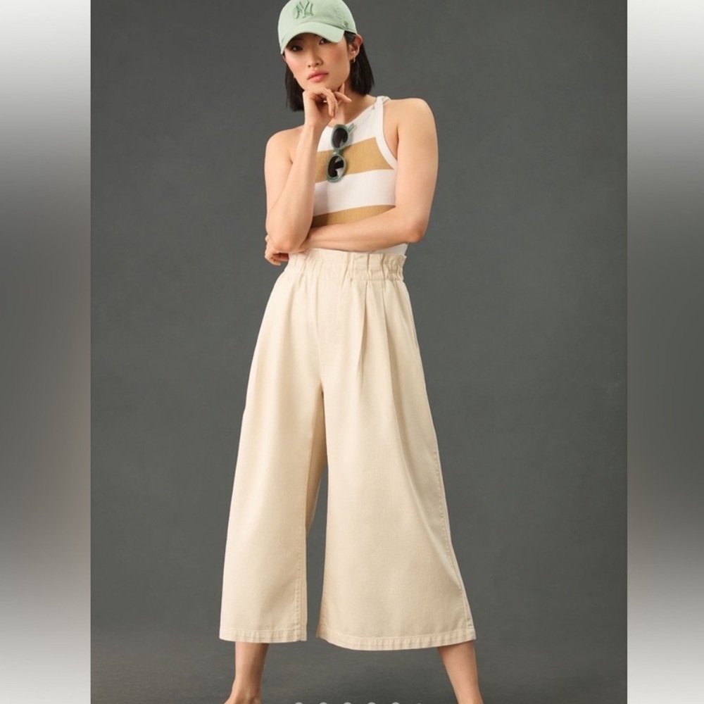 Anthropologie Pilcro high rise cropped paperbag pants Jean size medium in crème